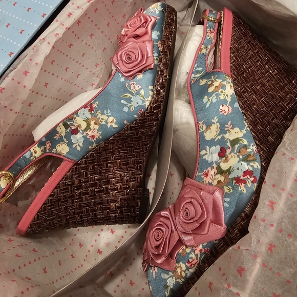 Poetic Licence Softer side green sorbet Peep Slingback Wedge 8.5M New in Box - Picture 12 of 13